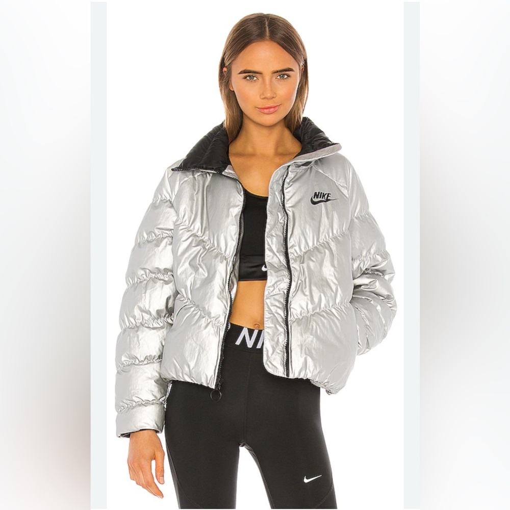 NIKE SILVER METALLIC PUFFER JACKET ❤️
